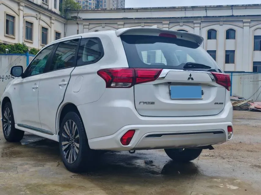 2021 Mitsubishi Outlander 2.0L 166HP L4 CVT,autocango,china used car exporter,china ev exporter,chinese used car exporter,chinese used ev exporter