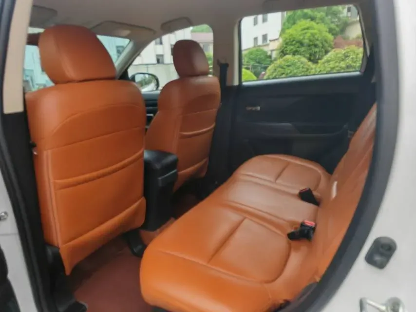 2021 Mitsubishi Outlander 2.0L 166HP L4 CVT,autocango,china used car exporter,china ev exporter,chinese used car exporter,chinese used ev exporter