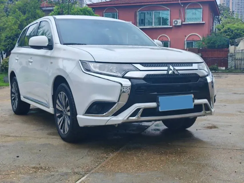 2021 Mitsubishi Outlander 2.0L 166HP L4 CVT,autocango,china used car exporter,china ev exporter,chinese used car exporter,chinese used ev exporter
