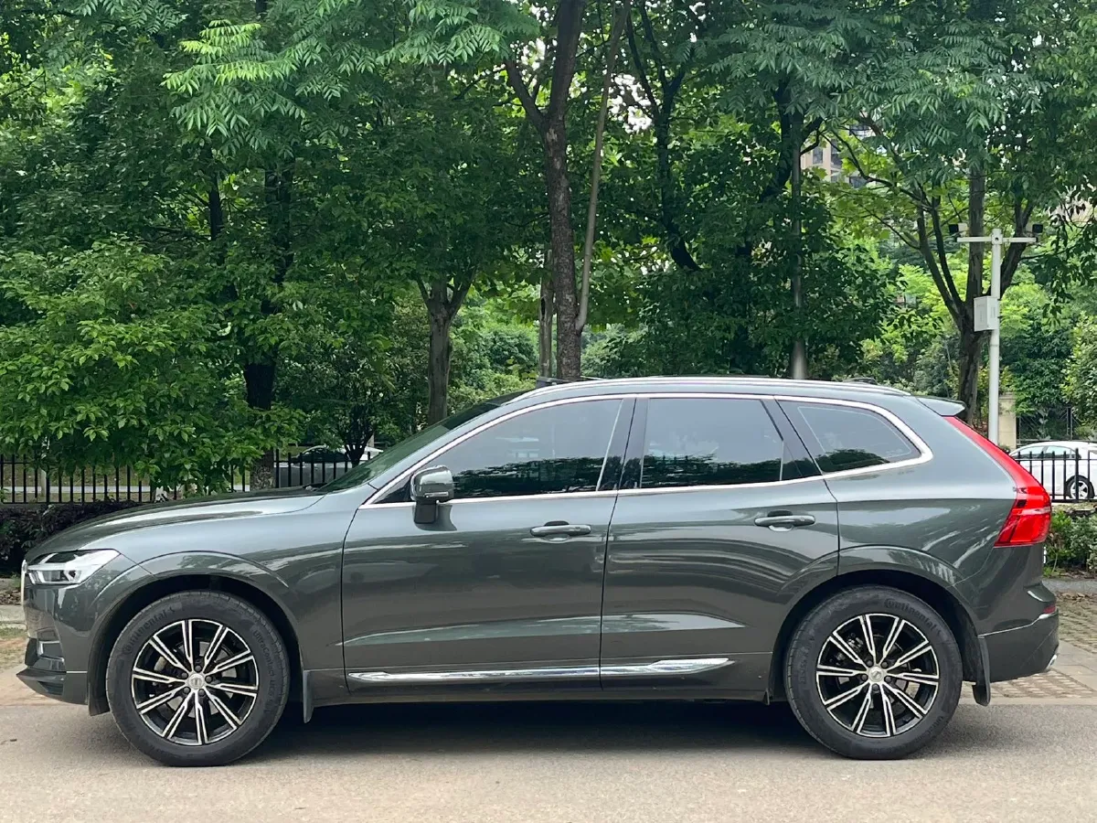2020 Volvo XC60 2.0T 254HP L4 8AT,autocango,china used car exporter,china ev exporter,chinese used car exporter,chinese used ev exporter