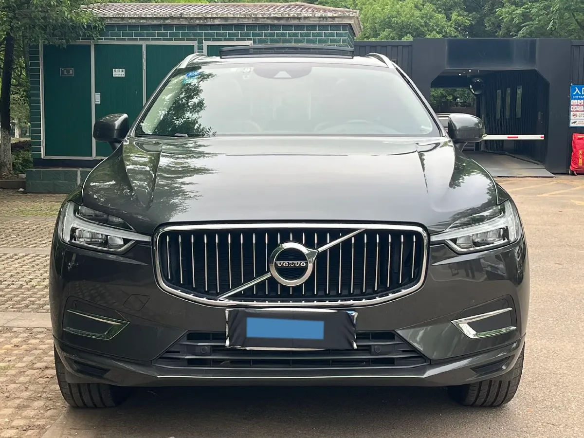 2020 Volvo XC60 2.0T 254HP L4 8AT,autocango,china used car exporter,china ev exporter,chinese used car exporter,chinese used ev exporter