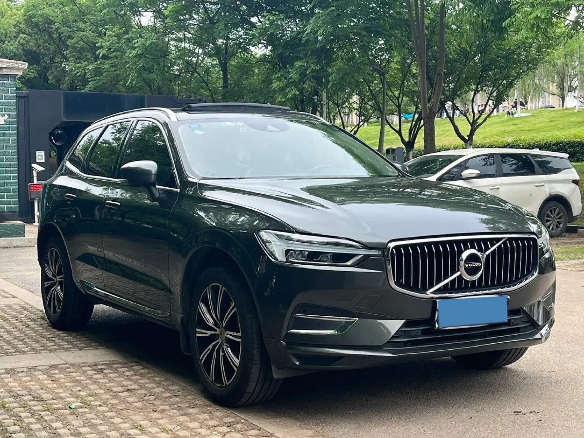 2020 Volvo XC60 2.0T 254HP L4 8AT,autocango,china used car exporter,china ev exporter,chinese used car exporter,chinese used ev exporter