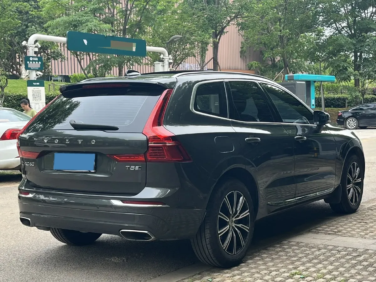 2020 Volvo XC60 2.0T 254HP L4 8AT,autocango,china used car exporter,china ev exporter,chinese used car exporter,chinese used ev exporter