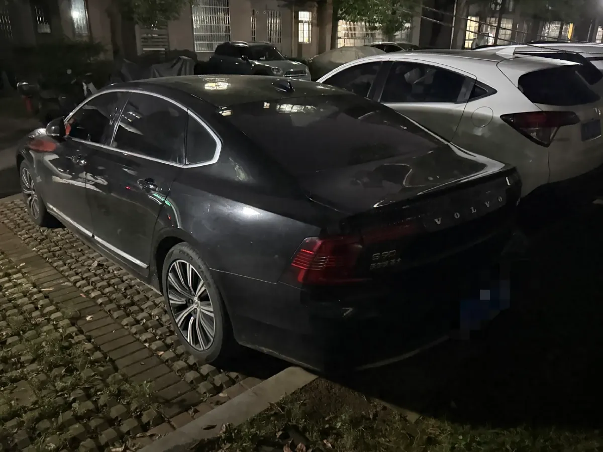 2021 Volvo S90 2.0T 250HP L4 8AT,autocango,china used car exporter,china ev exporter,chinese used car exporter,chinese used ev exporter