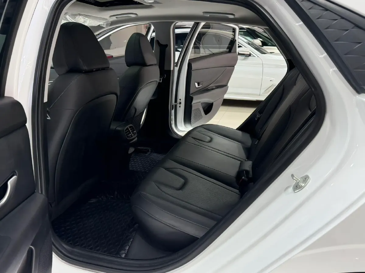 2023 Hyundai Elantra 1.5L 115HP L4 CVT,autocango,china used car exporter,china ev exporter,chinese used car exporter,chinese used ev exporter