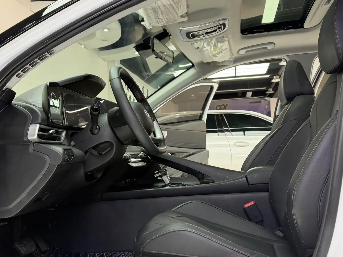 2023 Hyundai Elantra 1.5L 115HP L4 CVT,autocango,china used car exporter,china ev exporter,chinese used car exporter,chinese used ev exporter