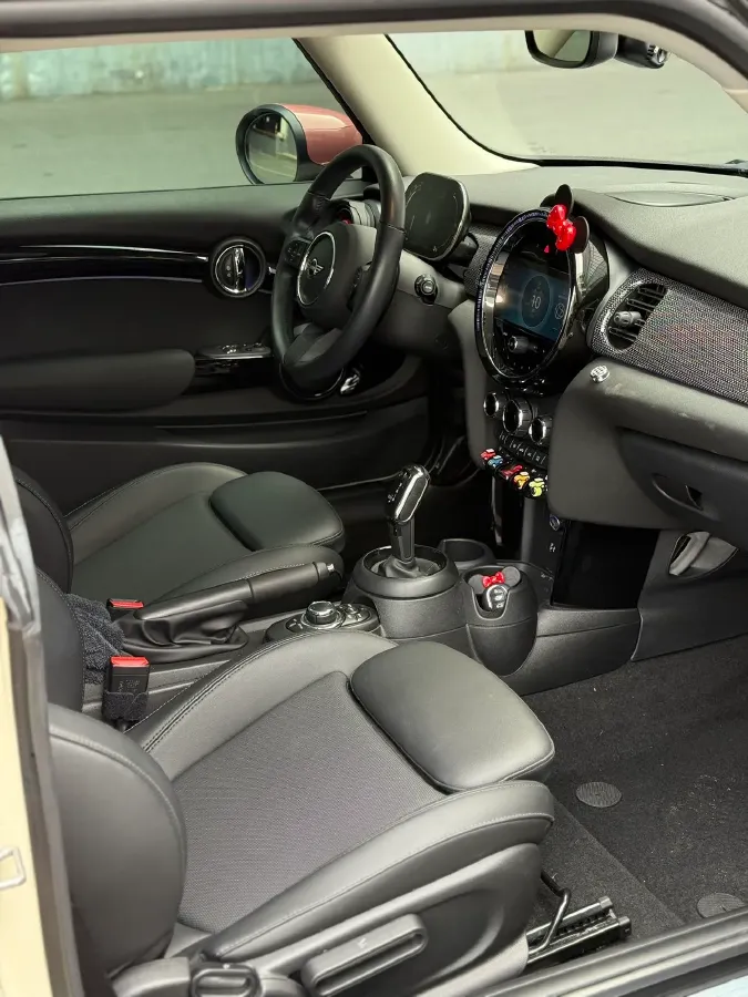 2022 MINI MINI 1.5T 136HP L3 7DCT,autocango,china used car exporter,china ev exporter,chinese used car exporter,chinese used ev exporter