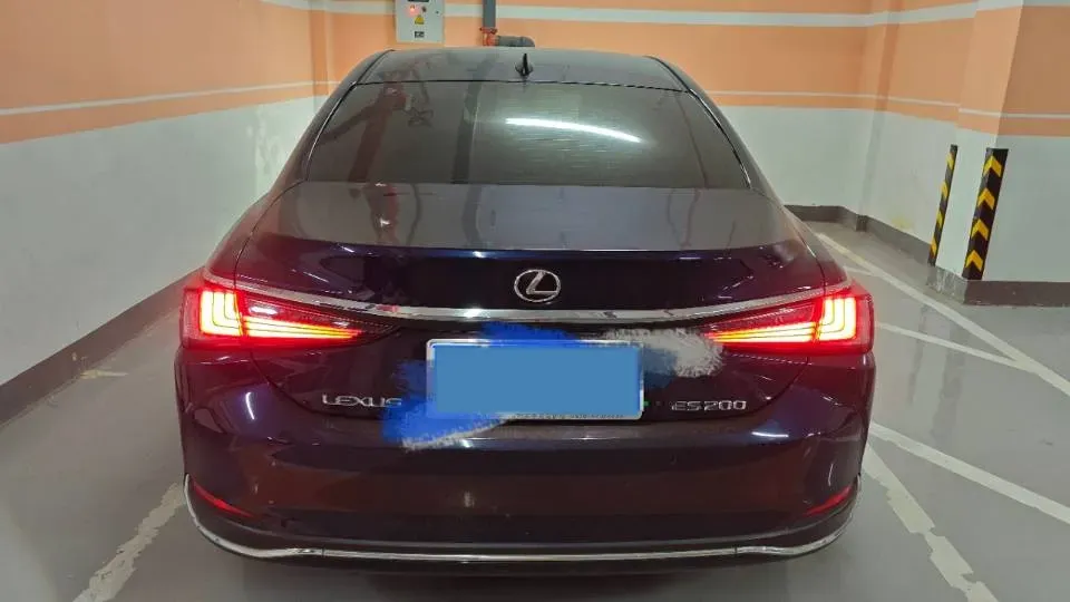 2021 Lexus ES 2.0L 173HP L4 CVT,autocango,china used car exporter,china ev exporter,chinese used car exporter,chinese used ev exporter