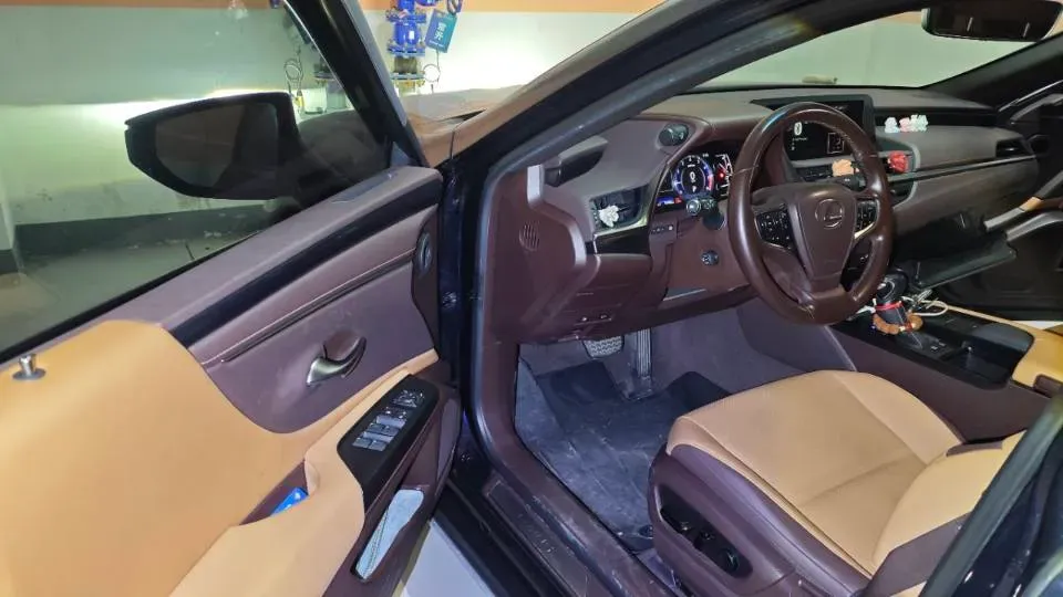 2021 Lexus ES 2.0L 173HP L4 CVT,autocango,china used car exporter,china ev exporter,chinese used car exporter,chinese used ev exporter