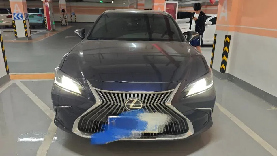 2021 Lexus ES 2.0L 173HP L4 CVT,autocango,china used car exporter,china ev exporter,chinese used car exporter,chinese used ev exporter