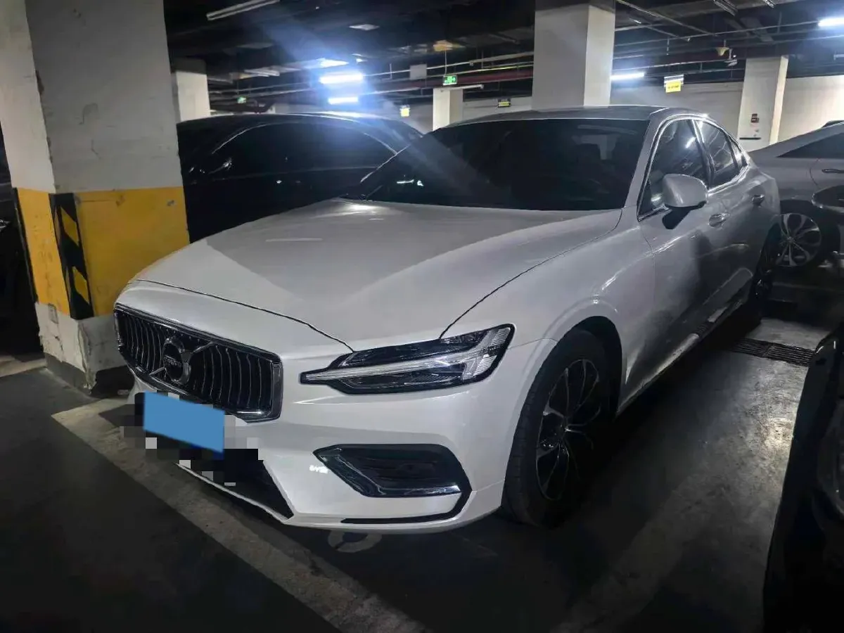 2020 Volvo S60 2.0T 190HP L4 8AT,autocango,china used car exporter,china ev exporter,chinese used car exporter,chinese used ev exporter