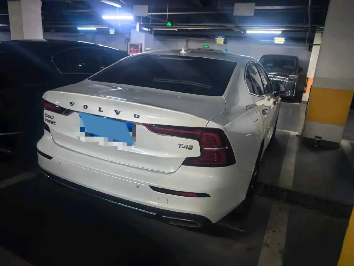 2020 Volvo S60 2.0T 190HP L4 8AT,autocango,china used car exporter,china ev exporter,chinese used car exporter,chinese used ev exporter