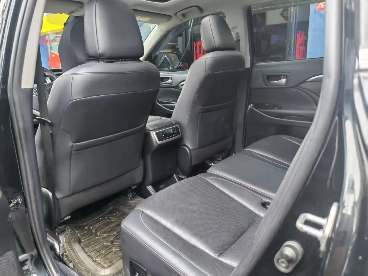 2021 Toyota Highlander 2.0T 220HP L4 6AT,autocango,china used car exporter,china ev exporter,chinese used car exporter,chinese used ev exporter