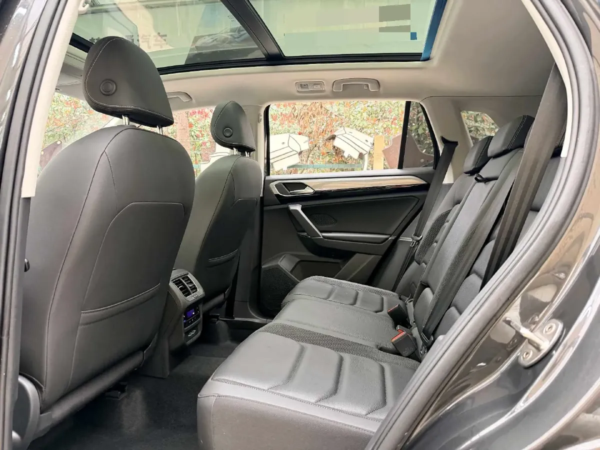 2021 Volkswagen Tayron 2.0T 186HP L4 7DCT,autocango,china used car exporter,china ev exporter,chinese used car exporter,chinese used ev exporter