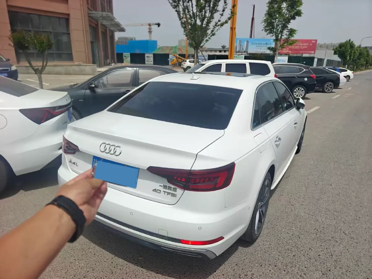 2019 Audi A4L 2.0T 190HP L4 7DCT,autocango,china used car exporter,china ev exporter,chinese used car exporter,chinese used ev exporter