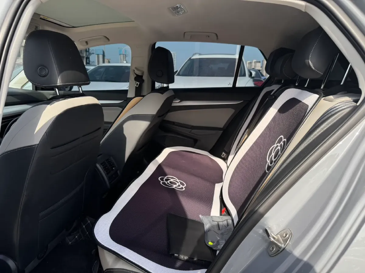 2023 Volkswagen Golf 1.4T 150HP L4 7DCT,autocango,china used car exporter,china ev exporter,chinese used car exporter,chinese used ev exporter