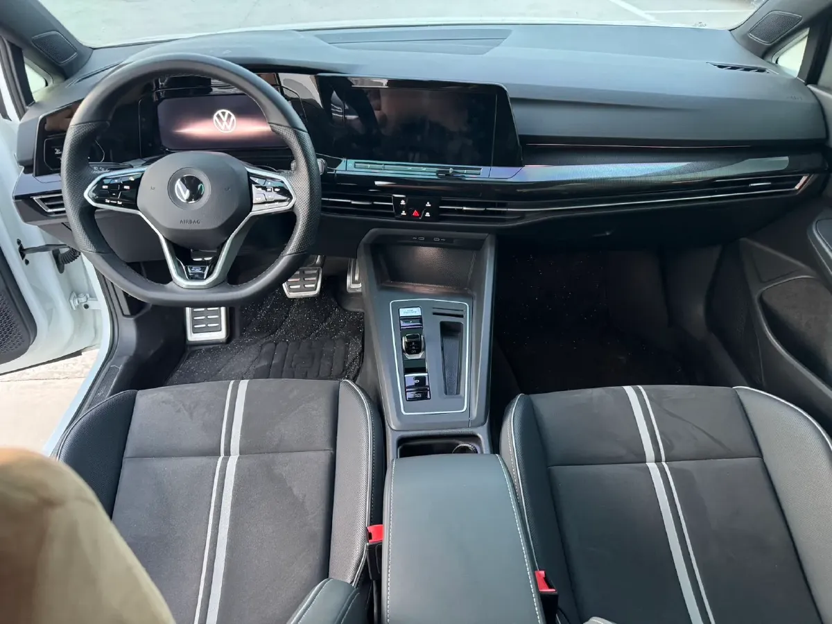2023 Volkswagen Golf 1.4T 150HP L4 7DCT,autocango,china used car exporter,china ev exporter,chinese used car exporter,chinese used ev exporter