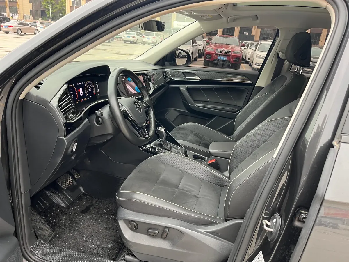 2021 Volkswagen Tayron 2.0T 220HP L4 7DCT,autocango,china used car exporter,china ev exporter,chinese used car exporter,chinese used ev exporter