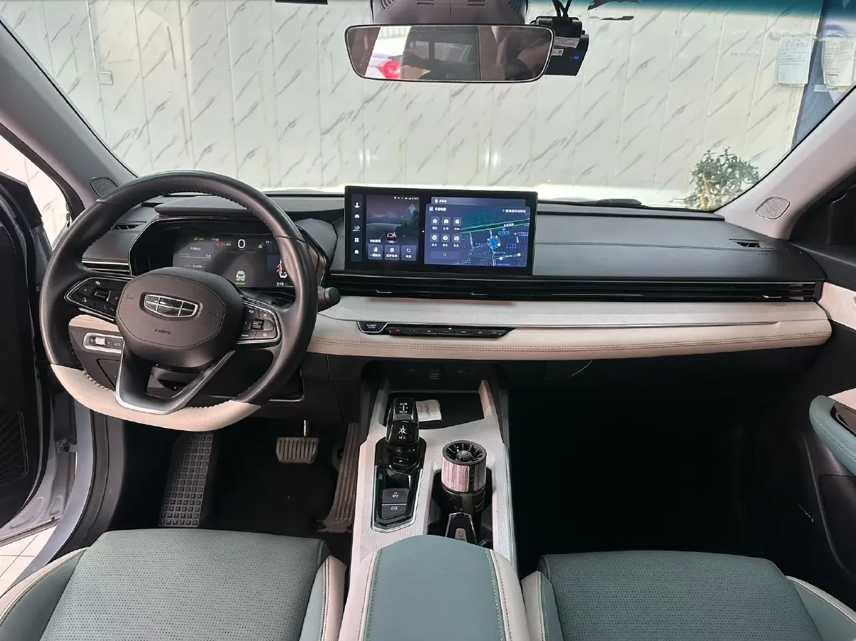 2022 Geely Emgrand L HiP 1.5T 181HP L4 3DHT PHEV 15.5KWH,autocango,china used car exporter,china ev exporter,chinese used car exporter,chinese used ev exporter