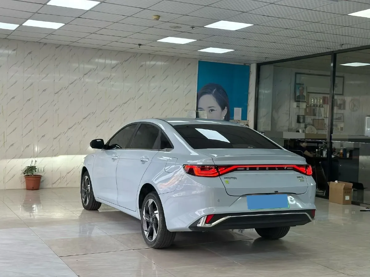 2022 Geely Emgrand L HiP 1.5T 181HP L4 3DHT PHEV 15.5KWH,autocango,china used car exporter,china ev exporter,chinese used car exporter,chinese used ev exporter