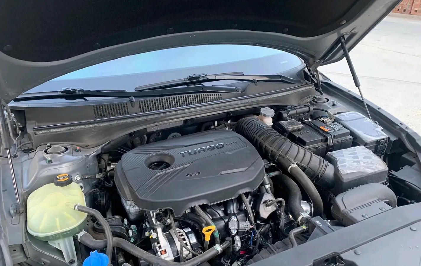 2019 Hyundai La Festa 1.6T 204HP L4 7DCT,autocango,china used car exporter,china ev exporter,chinese used car exporter,chinese used ev exporter