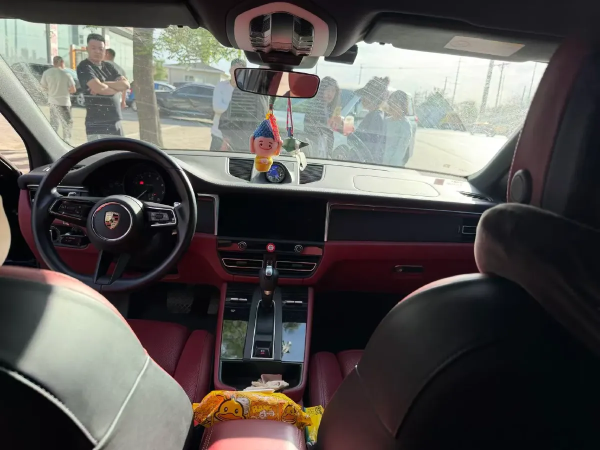 2024 Porsche Macan 2.0T 265HP L4 7DCT,autocango,china used car exporter,china ev exporter,chinese used car exporter,chinese used ev exporter