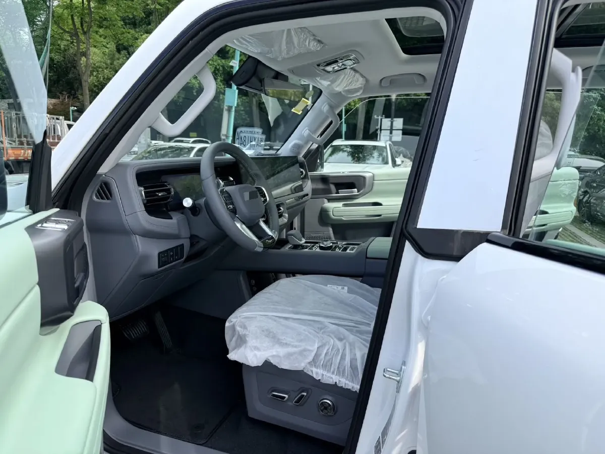 2026 Beijing BJ40 2.0T 245HP L4 8AT,autocango,china used car exporter,china ev exporter,chinese used car exporter,chinese used ev exporter
