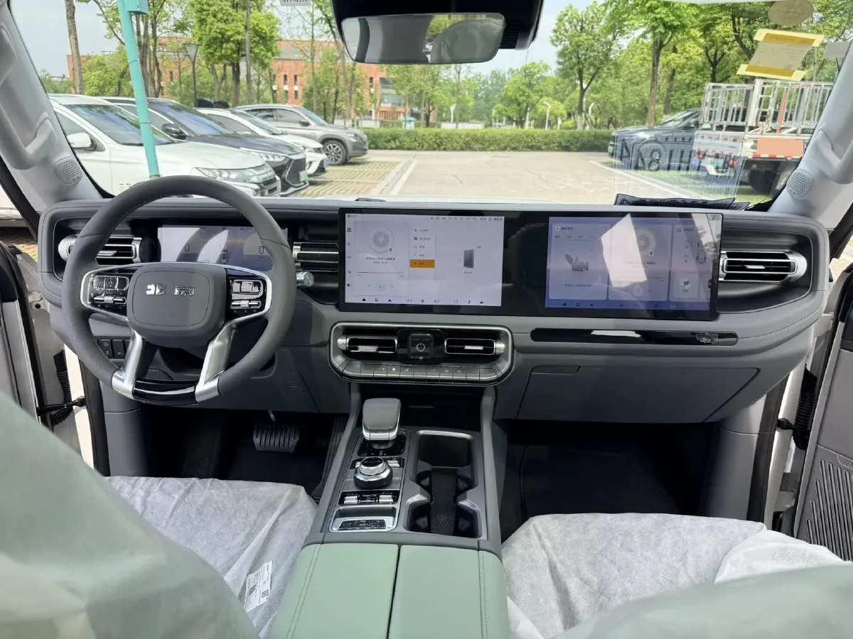 2026 Beijing BJ40 2.0T 245HP L4 8AT,autocango,china used car exporter,china ev exporter,chinese used car exporter,chinese used ev exporter