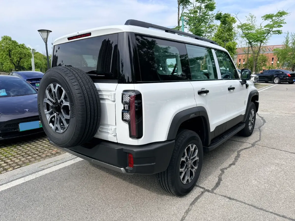 2026 Beijing BJ40 2.0T 245HP L4 8AT,autocango,china used car exporter,china ev exporter,chinese used car exporter,chinese used ev exporter