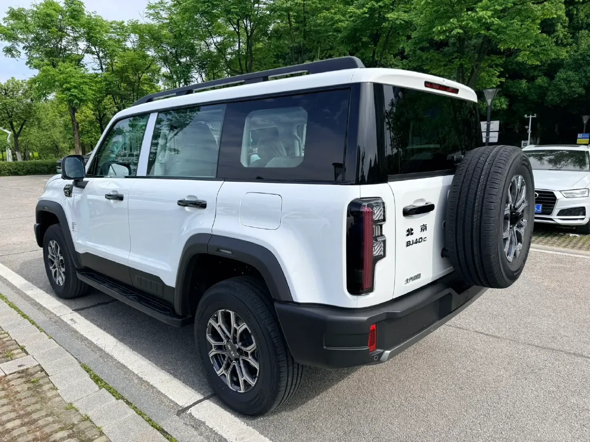 2026 Beijing BJ40 2.0T 245HP L4 8AT,autocango,china used car exporter,china ev exporter,chinese used car exporter,chinese used ev exporter