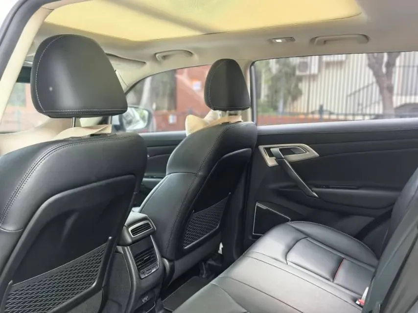 2020 Roewe i6 1.5T 169HP L4 7DCT,autocango,china used car exporter,china ev exporter,chinese used car exporter,chinese used ev exporter