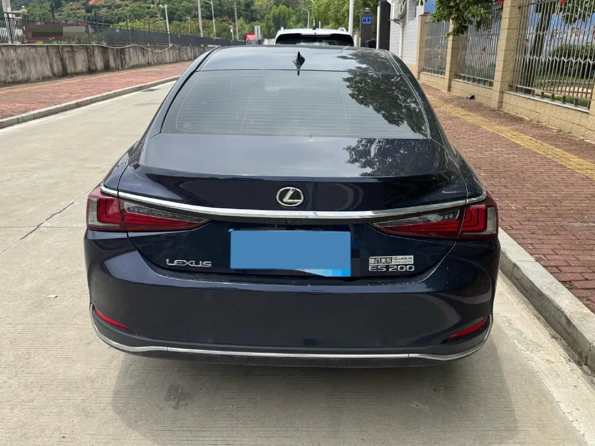 2023 Lexus ES 2.0L 173HP L4 CVT,autocango,china used car exporter,china ev exporter,chinese used car exporter,chinese used ev exporter