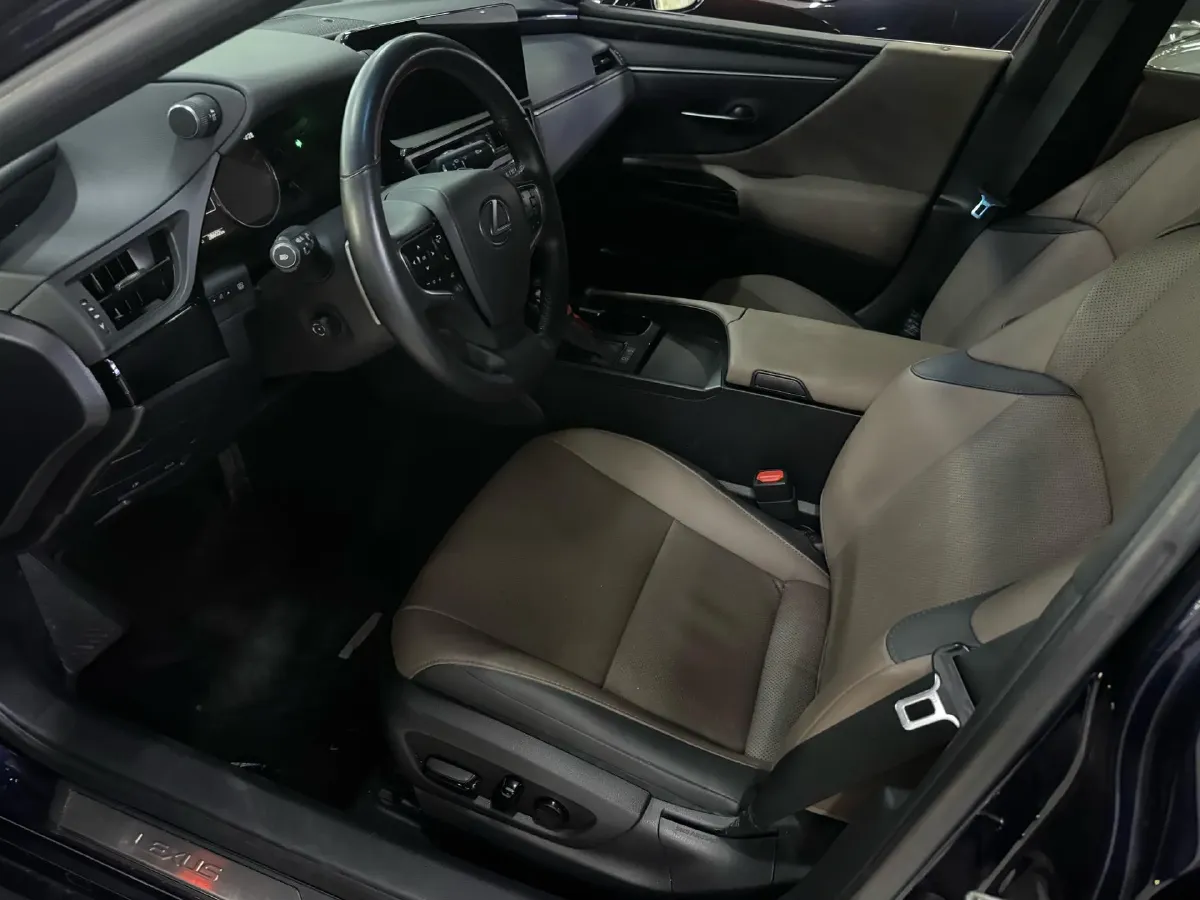 2023 Lexus ES 2.0L 173HP L4 CVT,autocango,china used car exporter,china ev exporter,chinese used car exporter,chinese used ev exporter