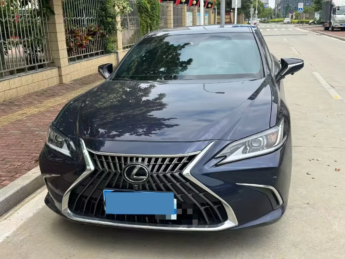 2023 Lexus ES 2.0L 173HP L4 CVT,autocango,china used car exporter,china ev exporter,chinese used car exporter,chinese used ev exporter
