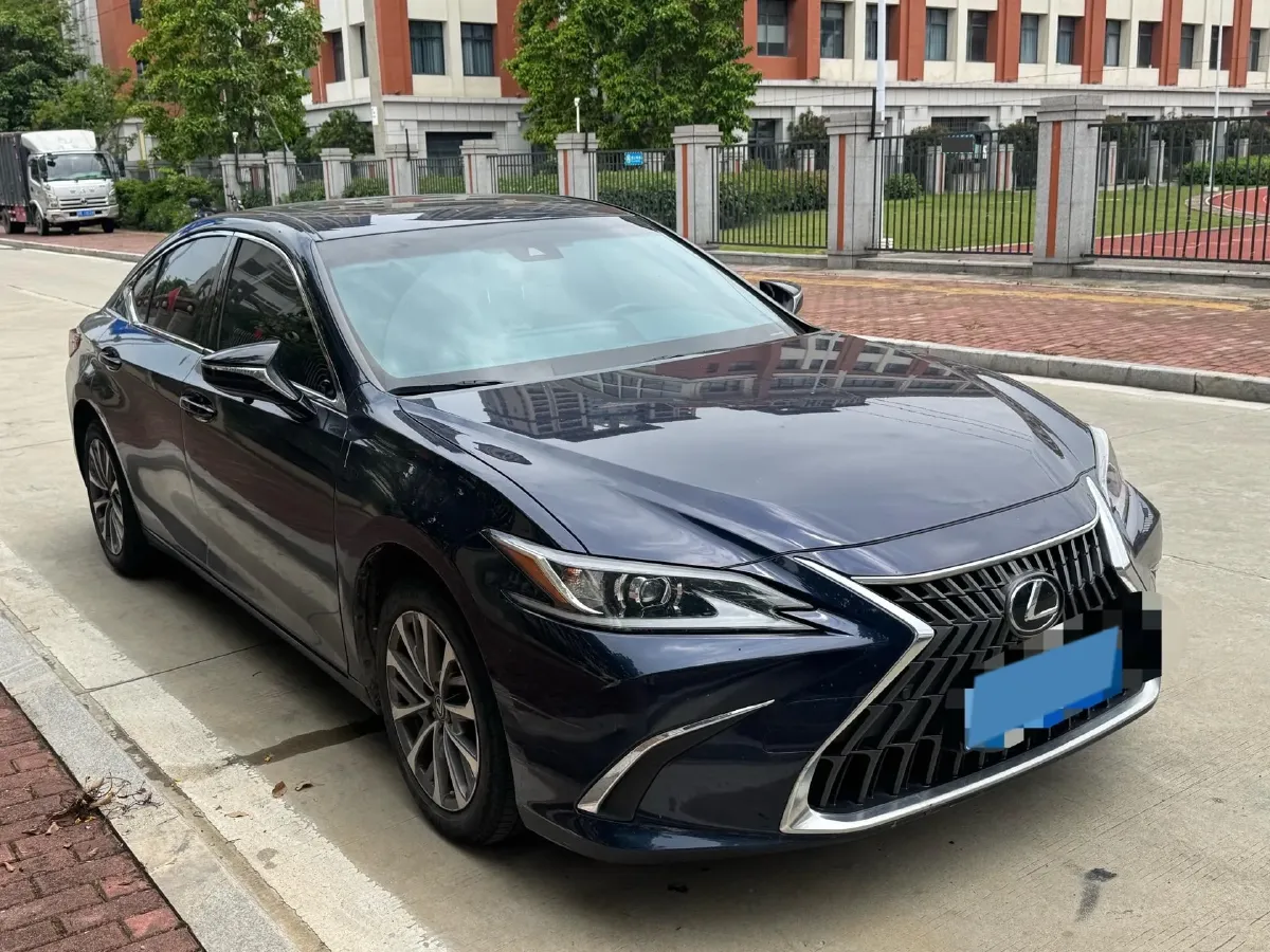 2023 Lexus ES 2.0L 173HP L4 CVT,autocango,china used car exporter,china ev exporter,chinese used car exporter,chinese used ev exporter