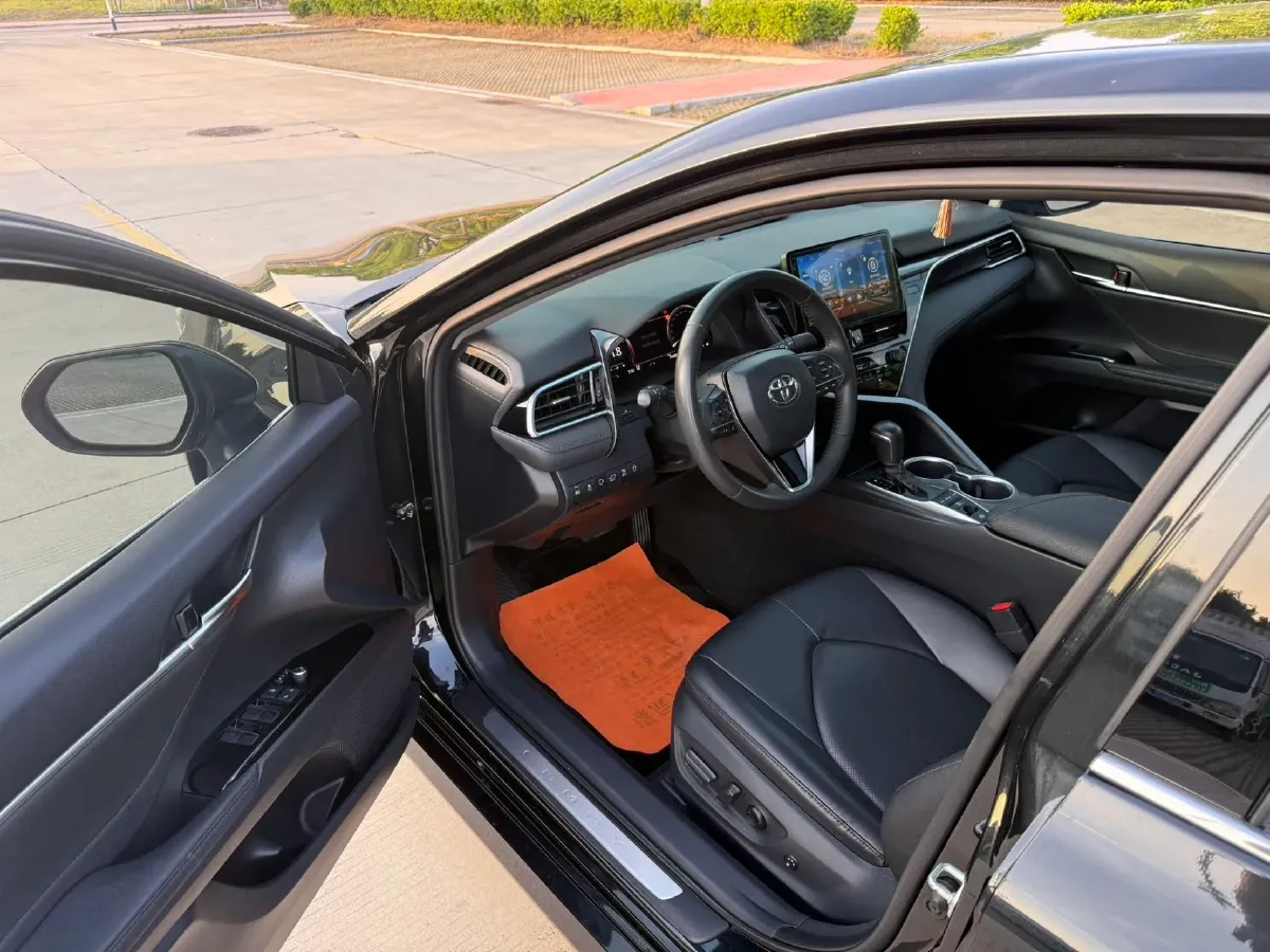 2021 Toyota Camry 2.5L 209HP L4 8AT,autocango,china used car exporter,china ev exporter,chinese used car exporter,chinese used ev exporter