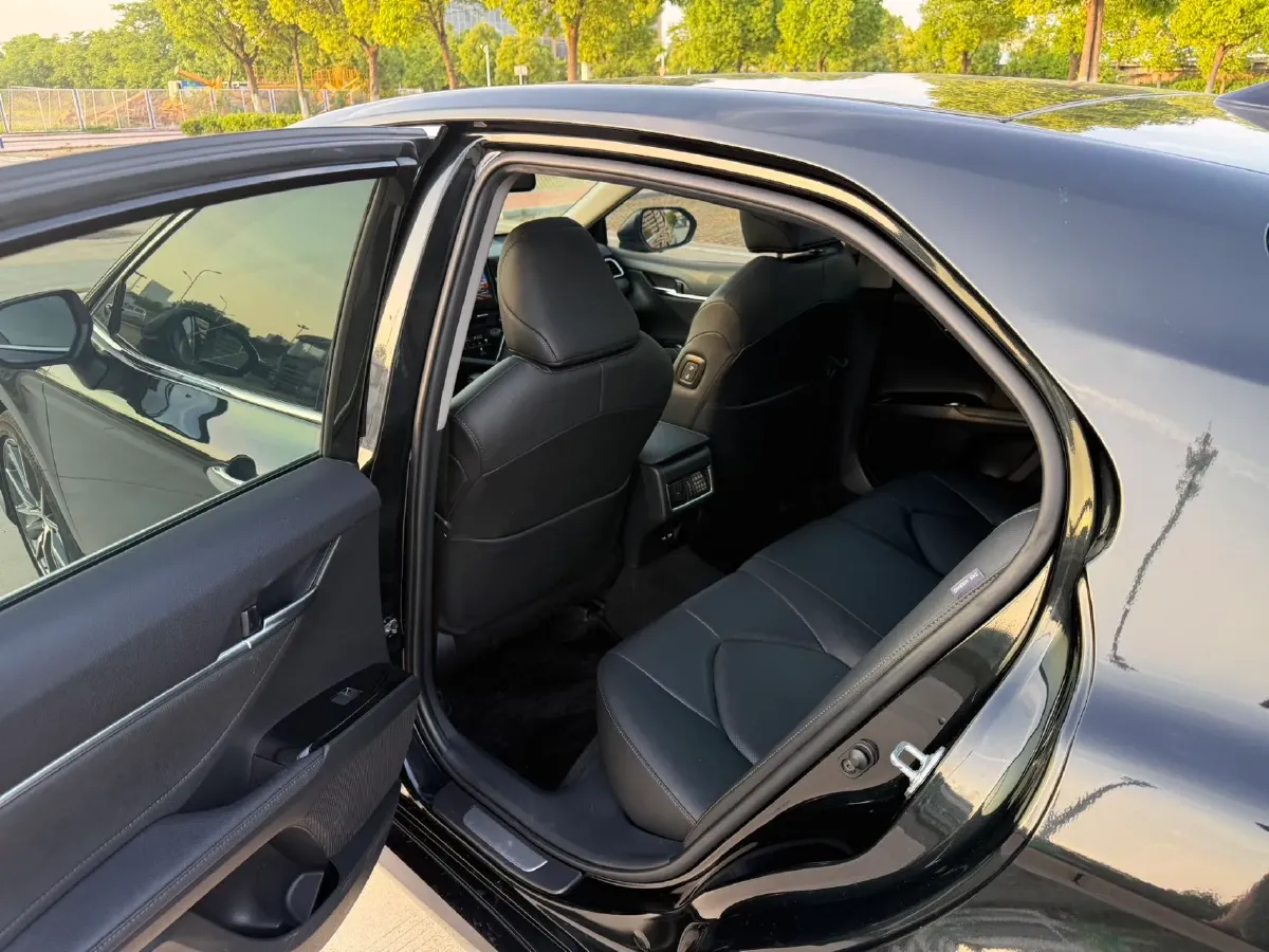2021 Toyota Camry 2.5L 209HP L4 8AT,autocango,china used car exporter,china ev exporter,chinese used car exporter,chinese used ev exporter
