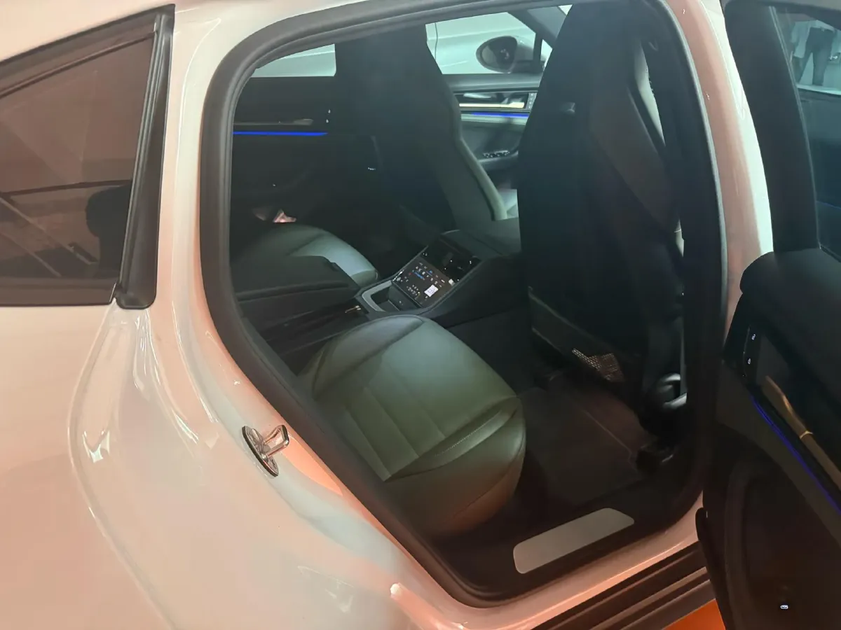 2024 Porsche Taycan 2AT BEV 105KWH,autocango,china used car exporter,china ev exporter,chinese used car exporter,chinese used ev exporter