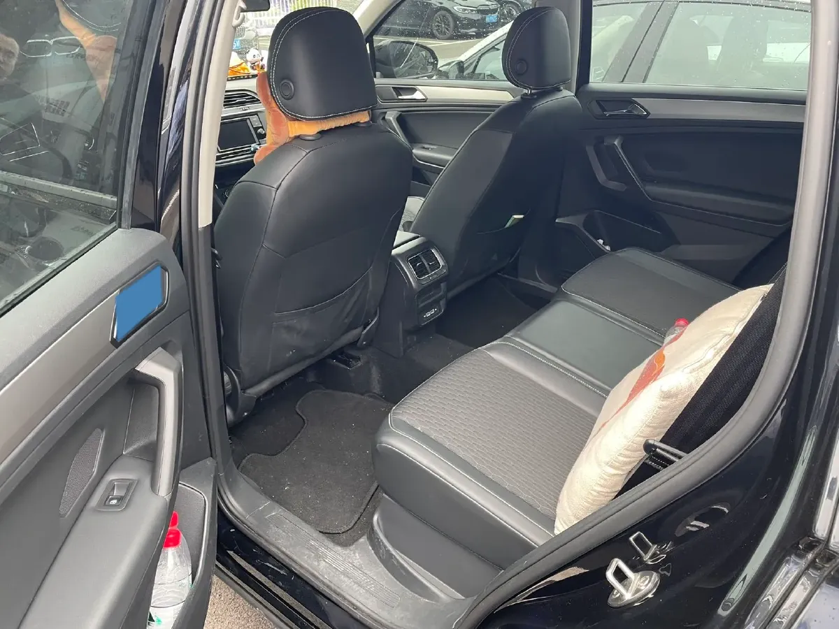 2021 Volkswagen Tiguan L 1.4T 150HP L4 7DCT,autocango,china used car exporter,china ev exporter,chinese used car exporter,chinese used ev exporter