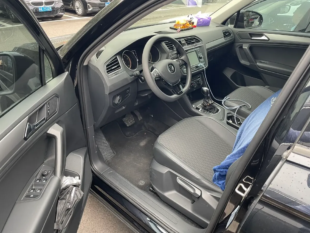 2021 Volkswagen Tiguan L 1.4T 150HP L4 7DCT,autocango,china used car exporter,china ev exporter,chinese used car exporter,chinese used ev exporter