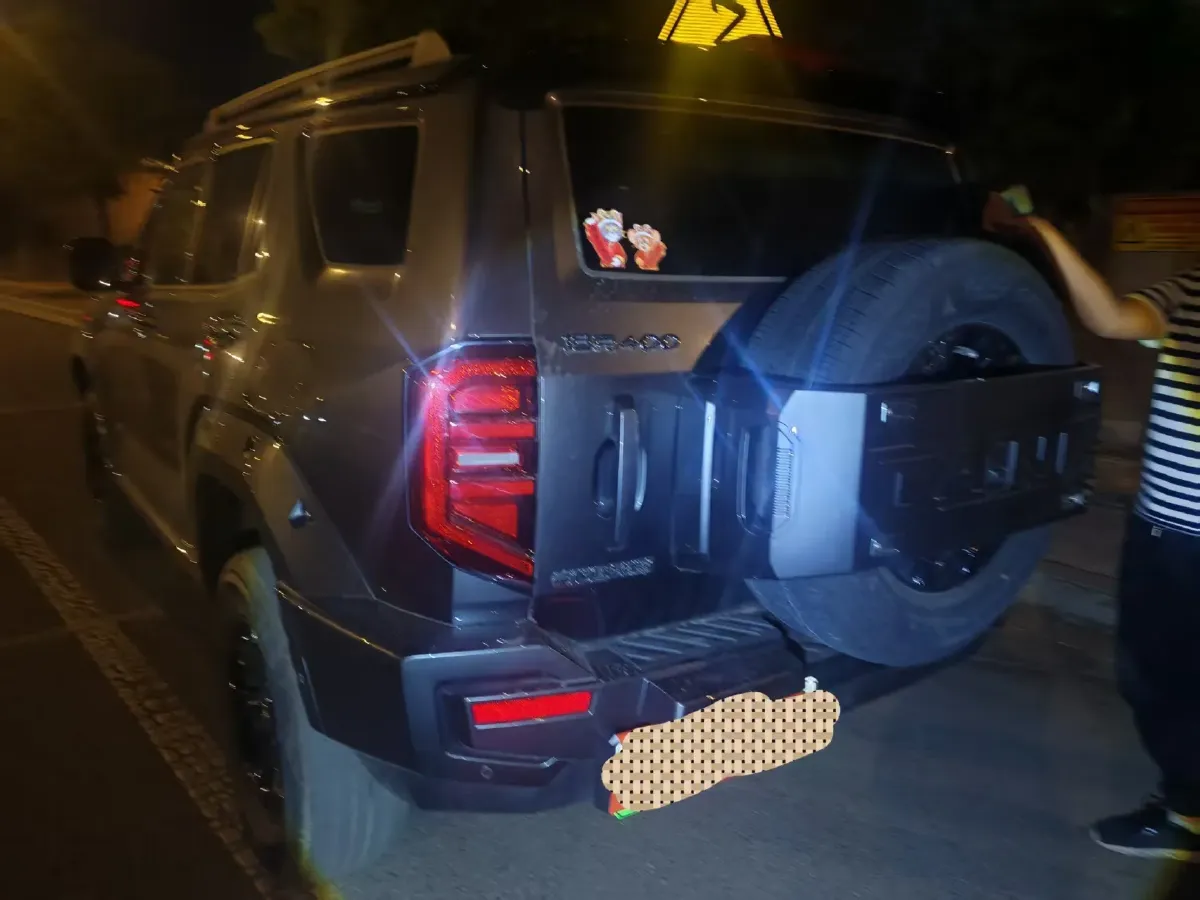 2024 Tank 400 2.0T 252HP L4 9AT PHEV 36.7/37.1KWH,autocango,china used car exporter,china ev exporter,chinese used car exporter,chinese used ev exporter