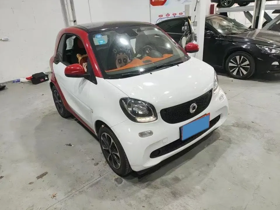 2017 Smart smart fortwo 1.0L 71HP L3 6DCT,autocango,china used car exporter,china ev exporter,chinese used car exporter,chinese used ev exporter