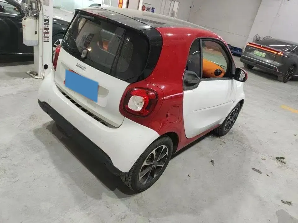 2017 Smart smart fortwo 1.0L 71HP L3 6DCT,autocango,china used car exporter,china ev exporter,chinese used car exporter,chinese used ev exporter