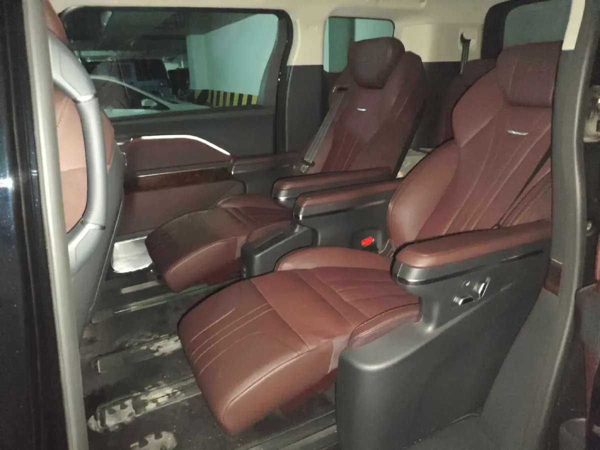 2023 HongQi HQ9 2.0T 252HP L4 8AT,autocango,china used car exporter,china ev exporter,chinese used car exporter,chinese used ev exporter