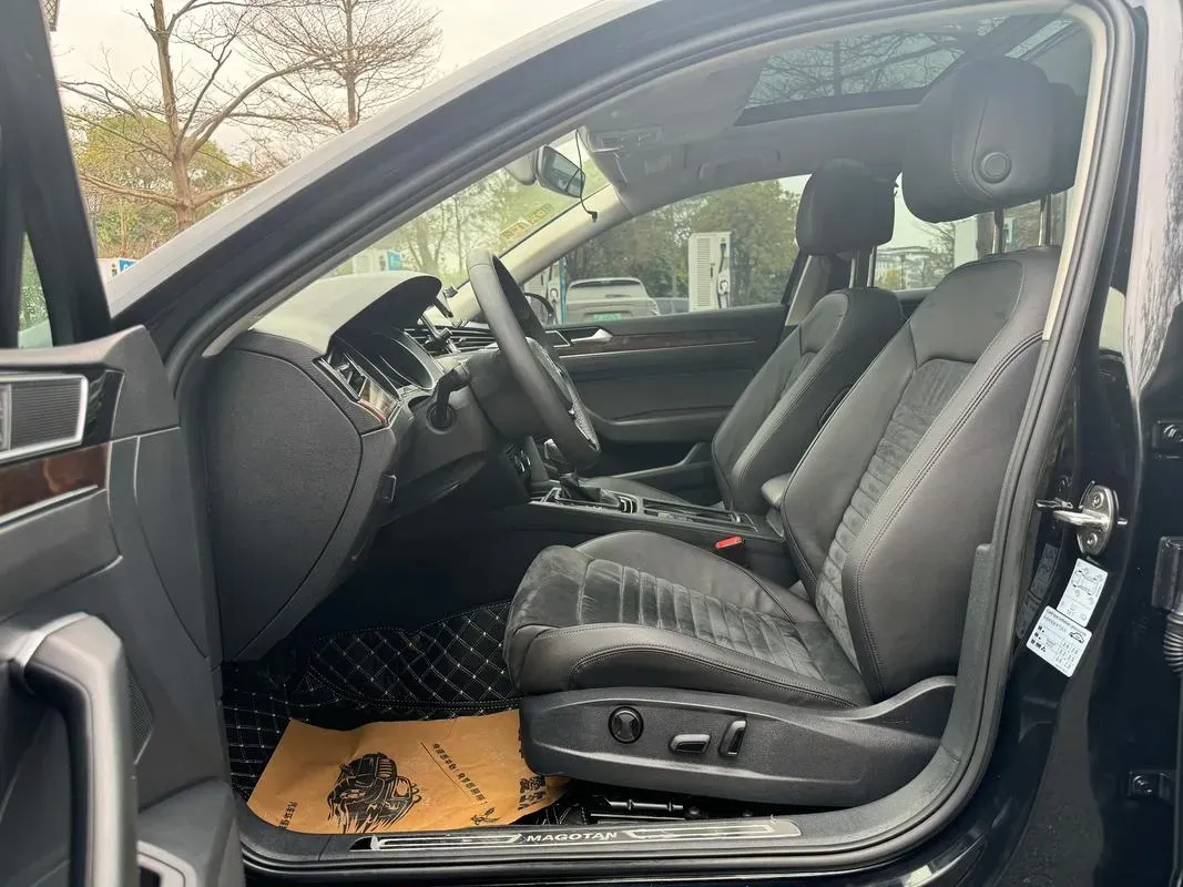 2018 Volkswagen Magotan 1.8T 180HP L4 7DCT,autocango,china used car exporter,china ev exporter,chinese used car exporter,chinese used ev exporter