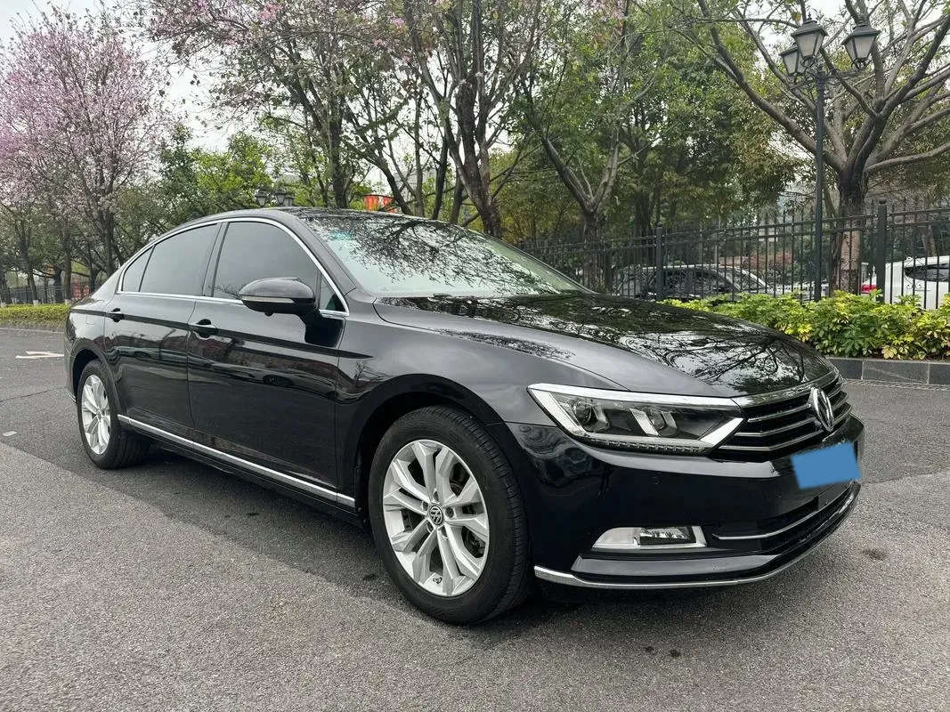 2018 Volkswagen Magotan 1.8T 180HP L4 7DCT,autocango,china used car exporter,china ev exporter,chinese used car exporter,chinese used ev exporter