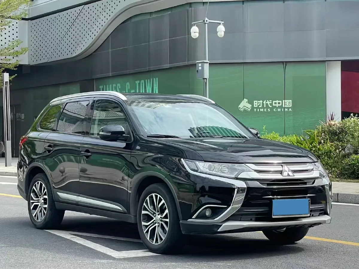 2018 Mitsubishi Outlander 2.0L 166HP L4 CVT,autocango,china used car exporter,china ev exporter,chinese used car exporter,chinese used ev exporter