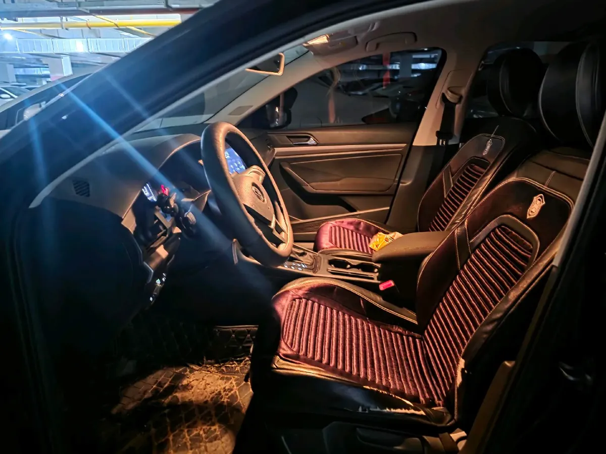 2019 Volkswagen T-Cross 1.5L 113HP L4 6AT,autocango,china used car exporter,china ev exporter,chinese used car exporter,chinese used ev exporter