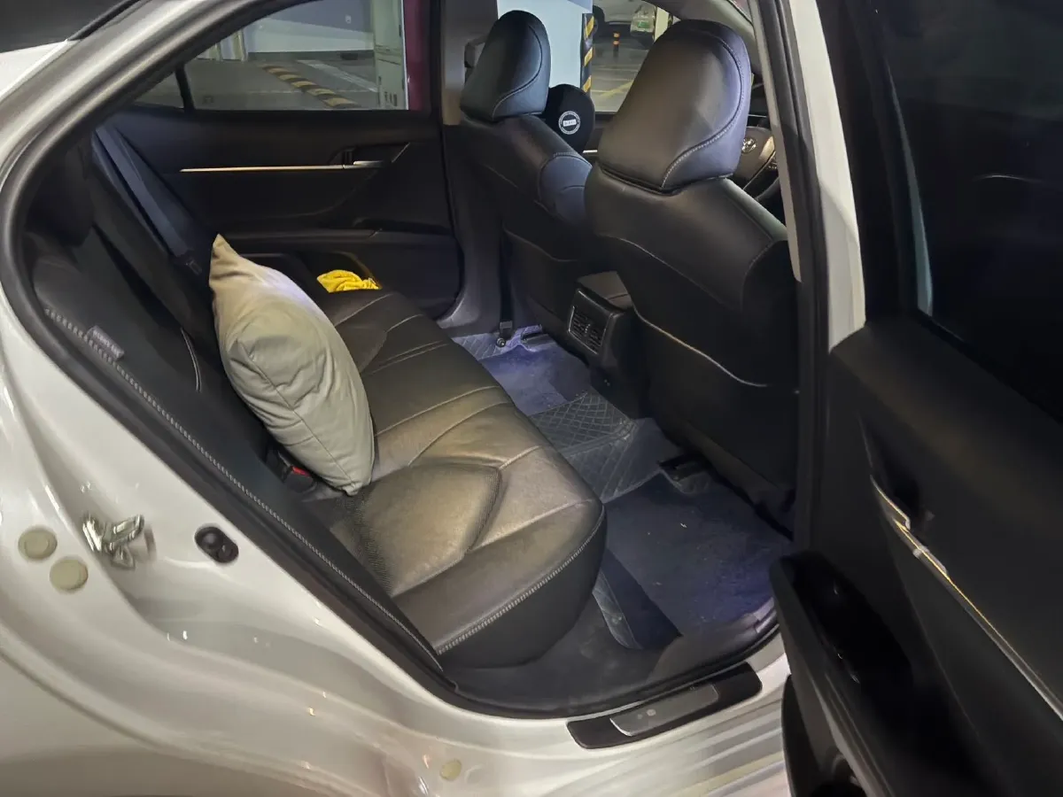 2021 Toyota Camry 2.5L 209HP L4 8AT,autocango,china used car exporter,china ev exporter,chinese used car exporter,chinese used ev exporter