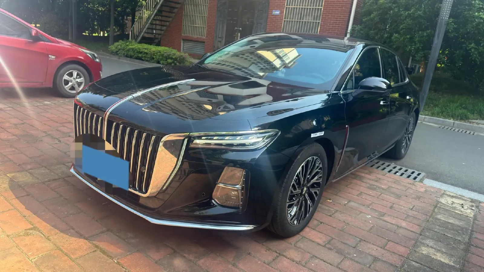 2024 HongQi H5 2.0T 224HP L4 8AT,autocango,china used car exporter,china ev exporter,chinese used car exporter,chinese used ev exporter